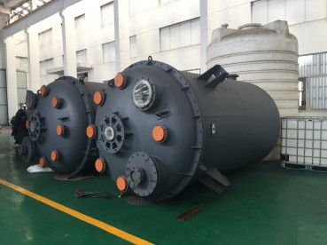 襯塑(su)反應罐(guàn)